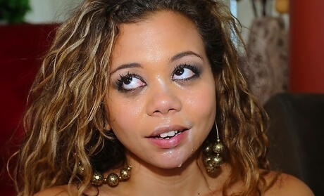 Alluring american fatty Nychole Mac take in mouth big dick and gets a cum blast on her face 