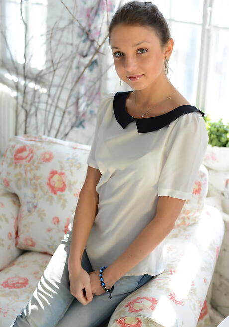 Slim russian young Foxy Di in sexy jeans exhibiting small tits and bald pussy 